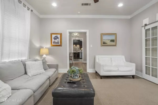 1705 Government Street, Ocean Springs, MS 39564