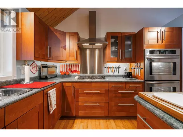 2104 Country Woods Road, Sorrento, BC V0E2W1