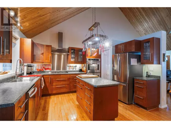 2104 Country Woods Road, Sorrento, BC V0E2W1