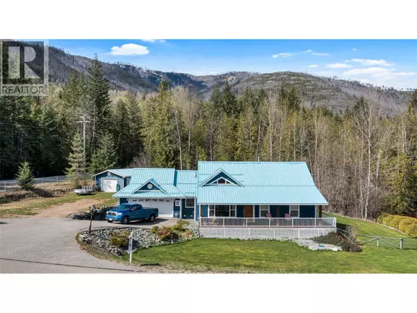 2104 Country Woods Road, Sorrento, BC V0E2W1