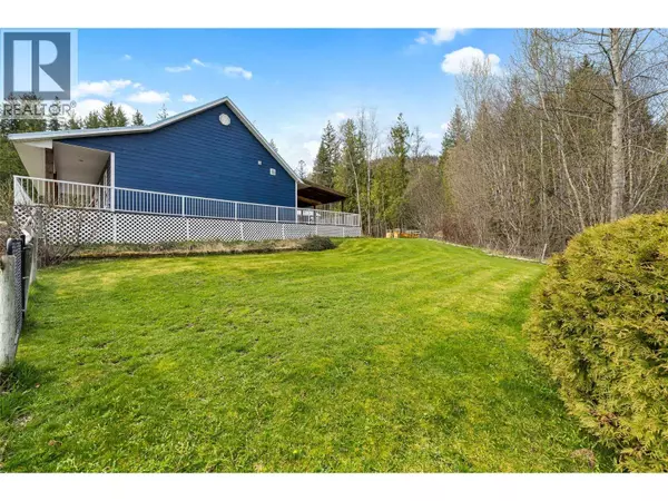 2104 Country Woods Road, Sorrento, BC V0E2W1