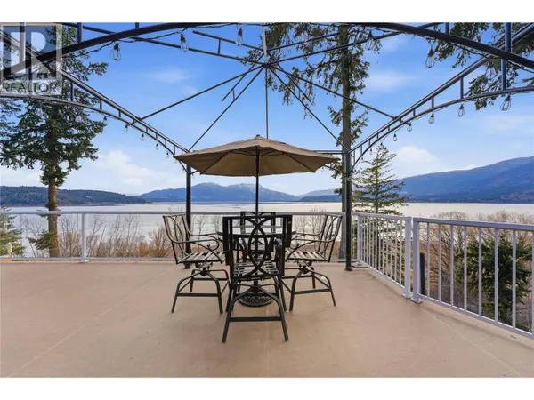 3690 Southview Road, Tappen, BC V0E2X1