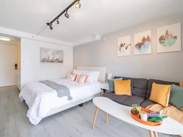 445 Seaside AVE #1603, Honolulu, HI 96815