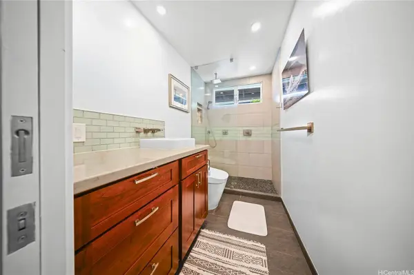 1492 Halekoa DR, Honolulu, HI 96821