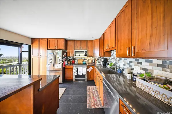 1492 Halekoa DR, Honolulu, HI 96821