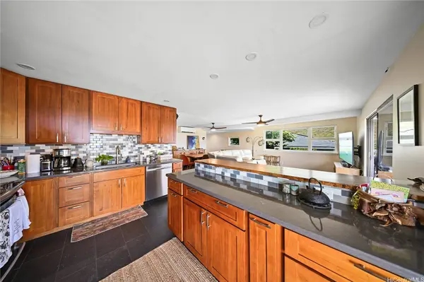 1492 Halekoa DR, Honolulu, HI 96821