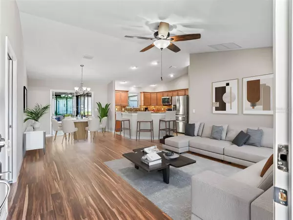 828 SILVER OAK AVE, Lady Lake, FL 32159