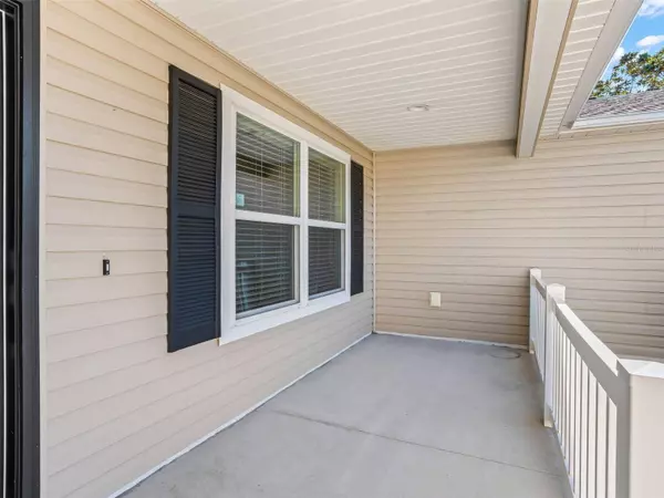 828 SILVER OAK AVE, Lady Lake, FL 32159