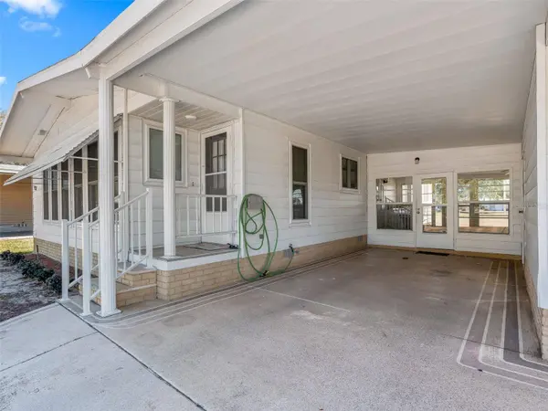 920 SAINT ANDREWS BLVD, Lady Lake, FL 32159