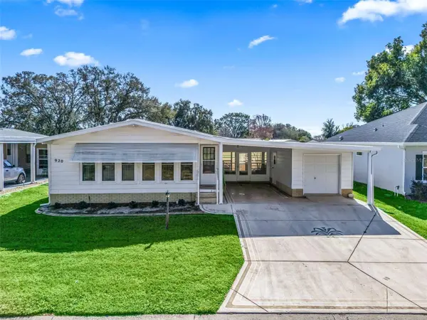 920 SAINT ANDREWS BLVD, Lady Lake, FL 32159