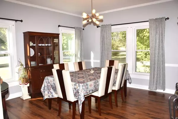 1107 E Lamar ST, Palestine, TX 75801