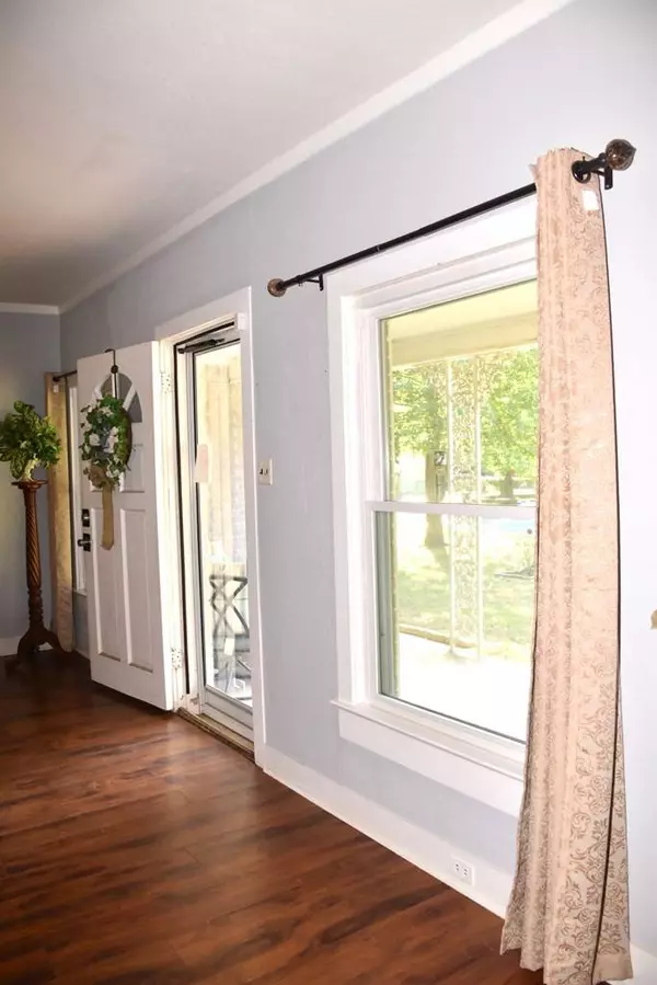 1107 E Lamar ST, Palestine, TX 75801