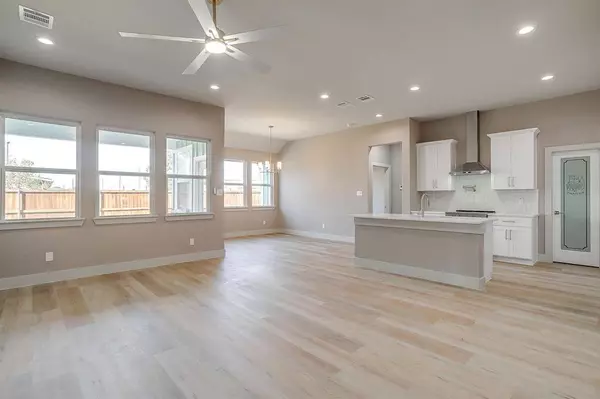 900 Cope Street, Mansfield, TX 76065