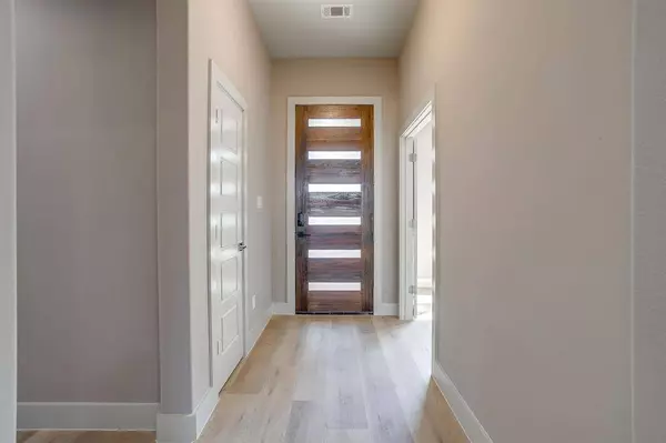 900 Cope Street, Mansfield, TX 76065