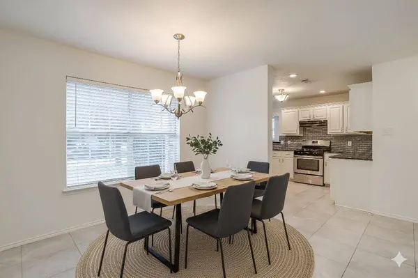 701 Stonebrooke Drive, Burleson, TX 76028