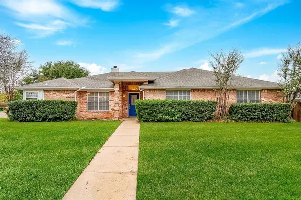 701 Stonebrooke Drive, Burleson, TX 76028