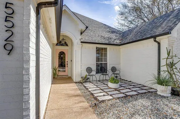 5529 Sierra Ridge Drive, Fort Worth, TX 76123