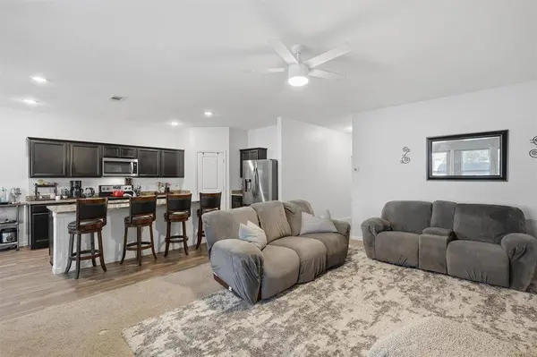 540 S Heights Drive, Crowley, TX 76036