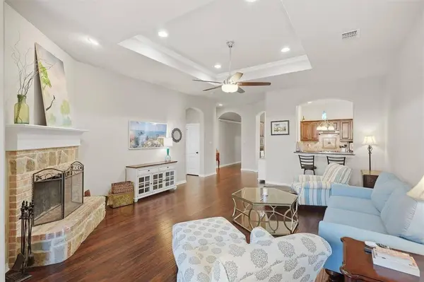 516 Magnolia Parkway, Benbrook, TX 76126