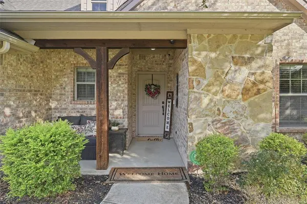 516 Magnolia Parkway, Benbrook, TX 76126