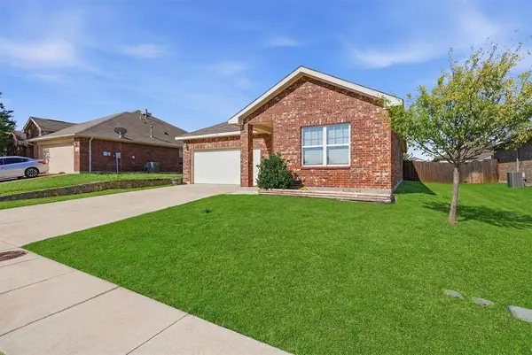540 S Heights Drive, Crowley, TX 76036