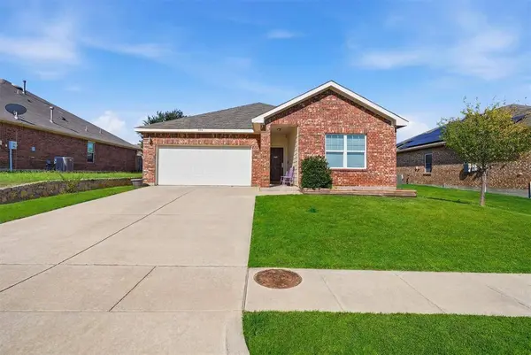 540 S Heights Drive, Crowley, TX 76036