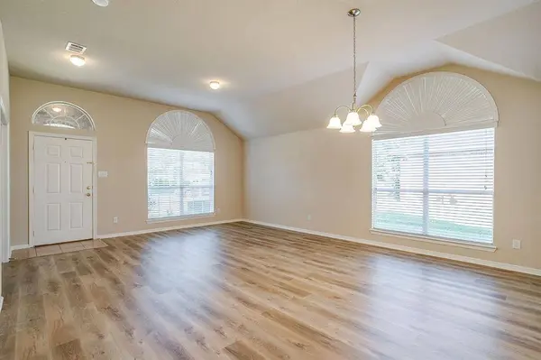 4517 Embercrest Lane, Fort Worth, TX 76123