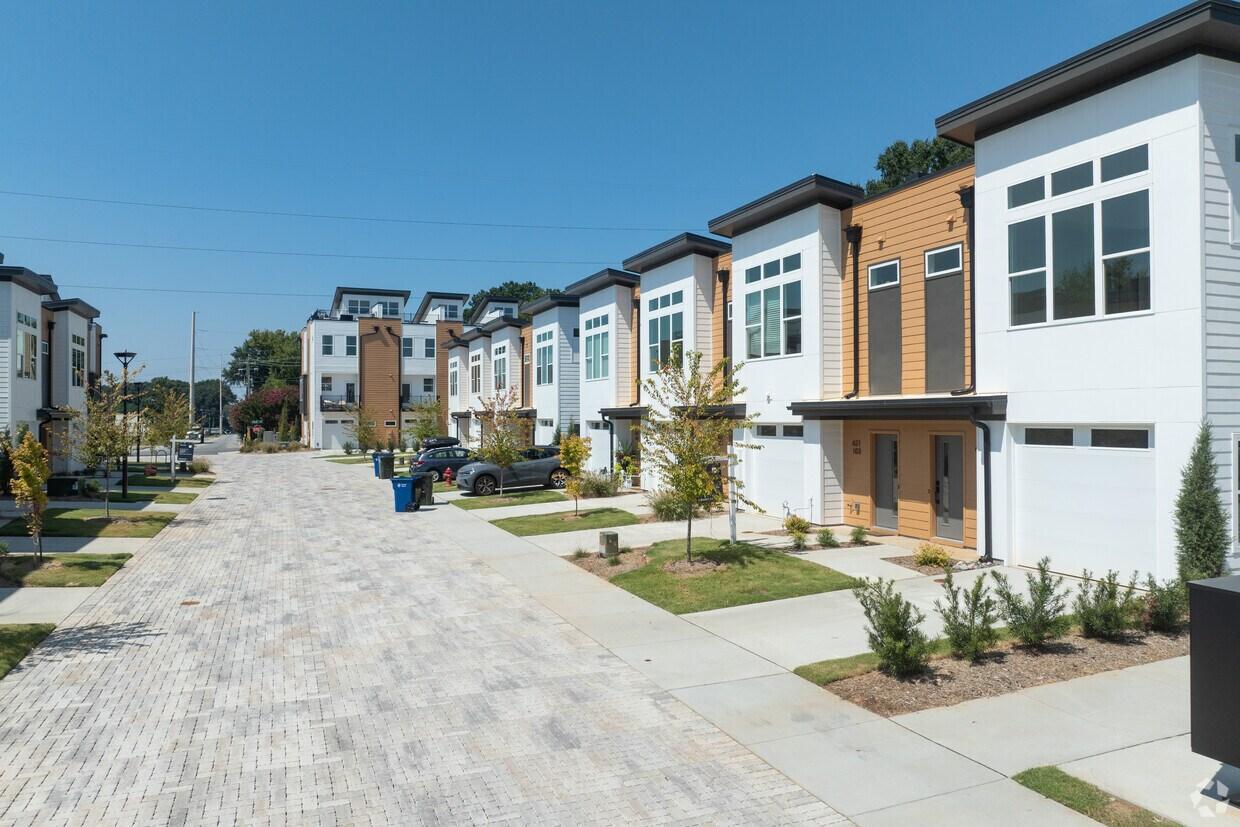 Tamisha Lane, Auralia Residential