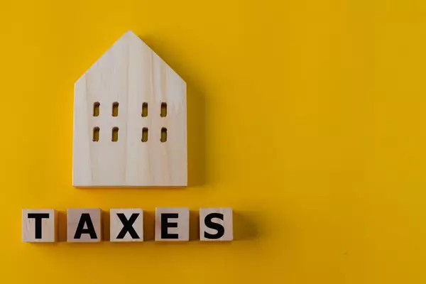 Smart Strategies to Reduce or Avoid Capital Gains Tax When Selling in 2025 | Auralia Residential