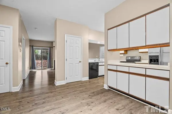 6121 Sunpointe DR, Raleigh, NC 27606