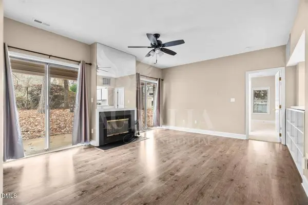 6121 Sunpointe DR, Raleigh, NC 27606