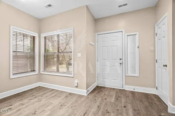 6121 Sunpointe DR, Raleigh, NC 27606