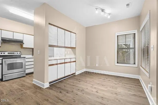 6121 Sunpointe DR, Raleigh, NC 27606