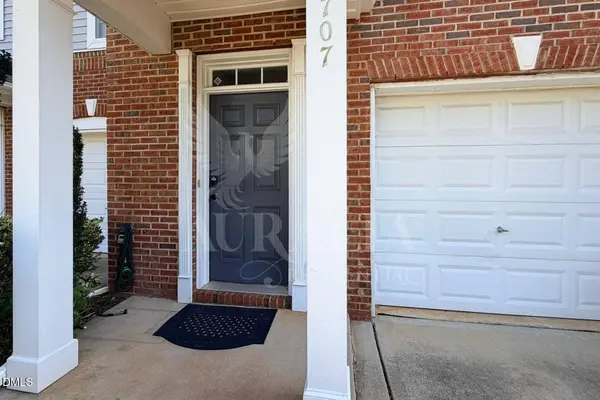 1707 Zachary Brook LN, Raleigh, NC 27609