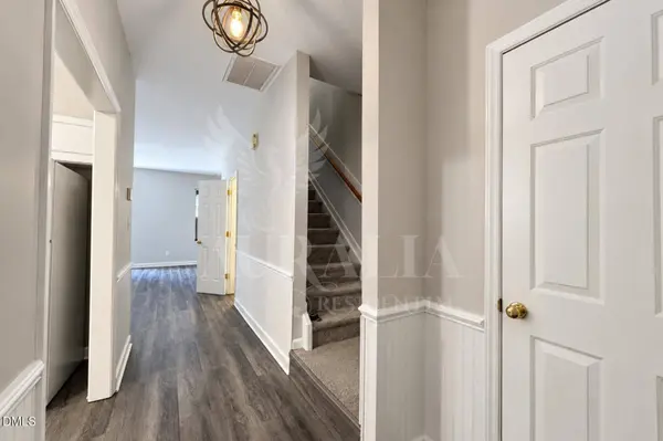 5804 Neuse Wood DR, Raleigh, NC 27616