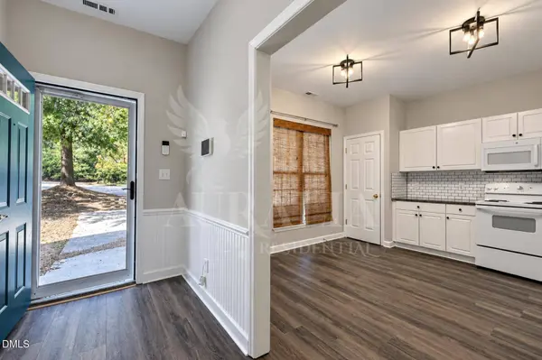5804 Neuse Wood DR, Raleigh, NC 27616