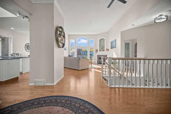 67 Valley Ridge GN NW, Calgary, AB T3B 5L5