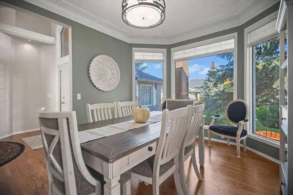 67 Valley Ridge GN NW, Calgary, AB T3B 5L5