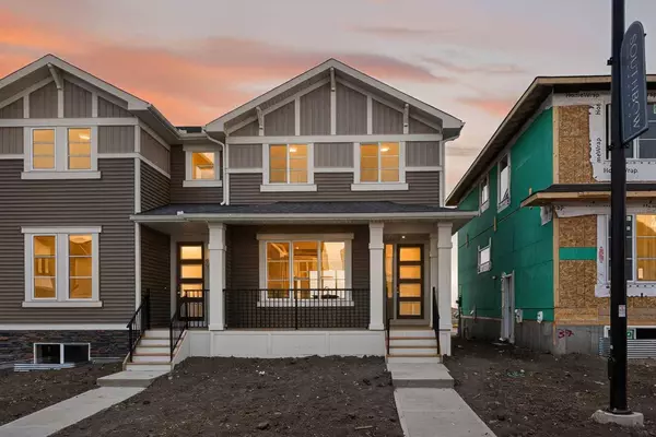 41 Southborough LN, Cochrane, AB T4C 2S6