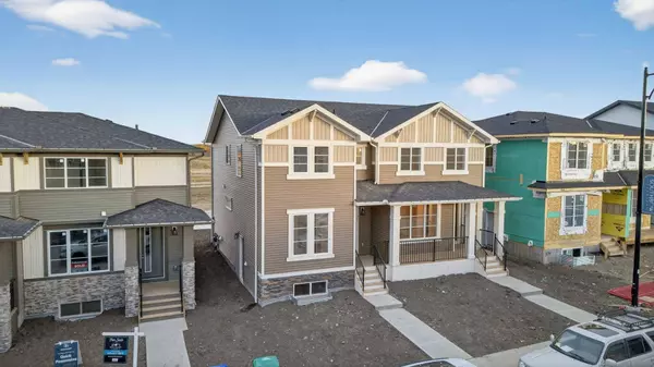 37 Southborough LN, Cochrane, AB T4C 2S6