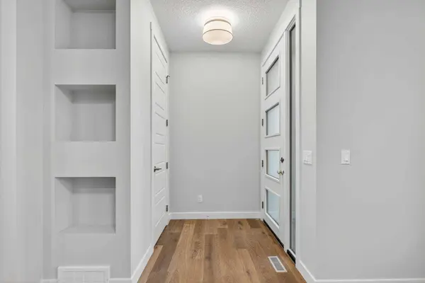 41 Southborough LN, Cochrane, AB T4C 2S6