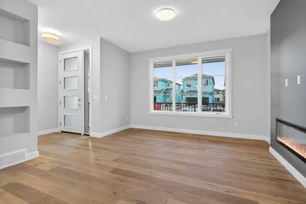 41 Southborough LN, Cochrane, AB T4C 2S6