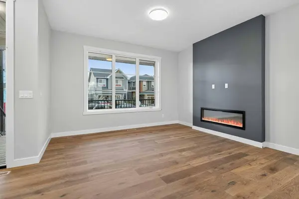 41 Southborough LN, Cochrane, AB T4C 2S6