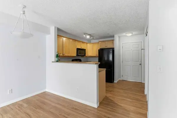 630 8 AVE SE #208, Calgary, AB T2G 5T2