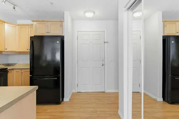 630 8 AVE SE #208, Calgary, AB T2G 5T2