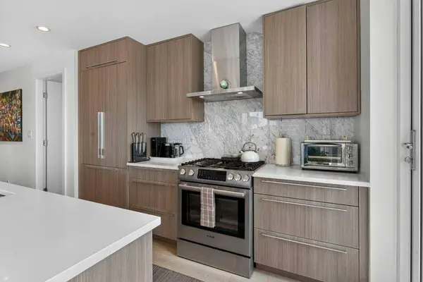 930 16 AVE SW #606, Calgary, AB T2R 1C2