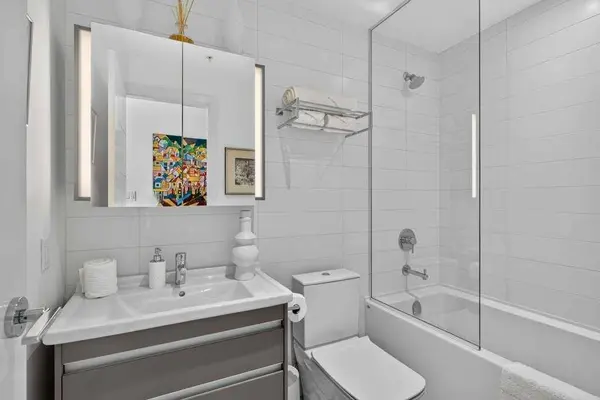 930 16 AVE SW #606, Calgary, AB T2R 1C2
