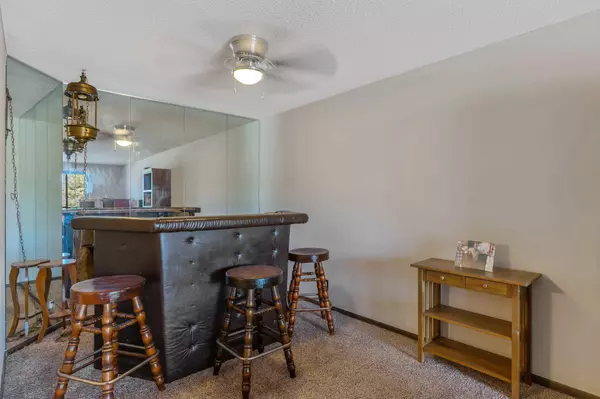 4710 58th AVE N #208, Crystal, MN 55429