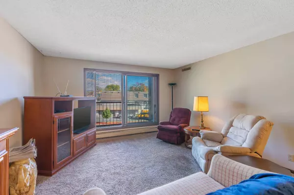 4710 58th AVE N #208, Crystal, MN 55429