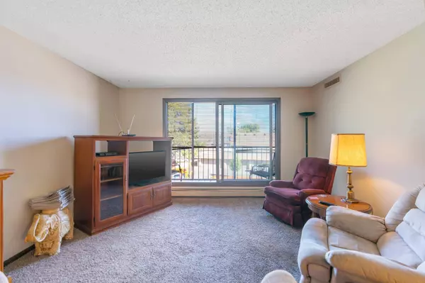 4710 58th AVE N #208, Crystal, MN 55429